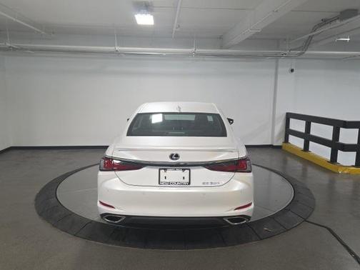 2022 Lexus ES 350 Base
