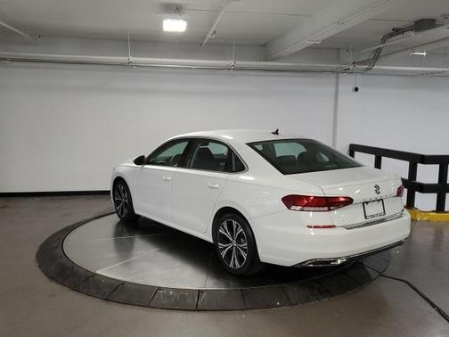 2022 Volkswagen Passat 2.0T SE