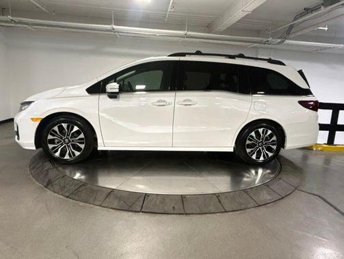 Platinum White Pearl 2025 Honda Odyssey Elite
