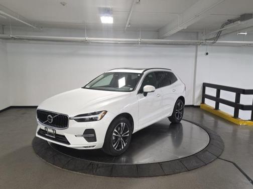 2022 Volvo XC60 B5 Momentum