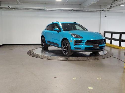 Miami Blue 2019 Porsche Macan Macan