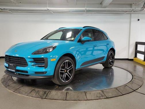 Miami Blue 2019 Porsche Macan Macan