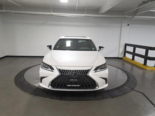 2024 Lexus ES 300h Base