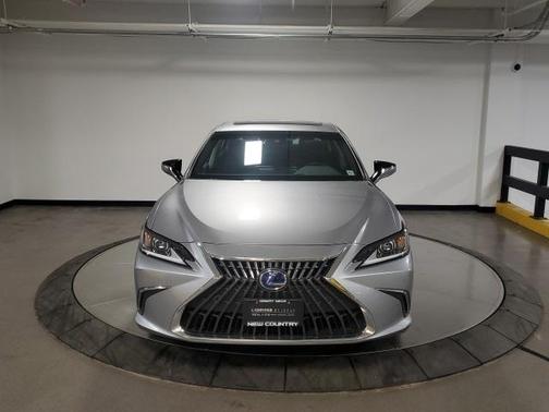 2022 Lexus ES 300h Base