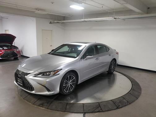 2022 Lexus ES 300h Base