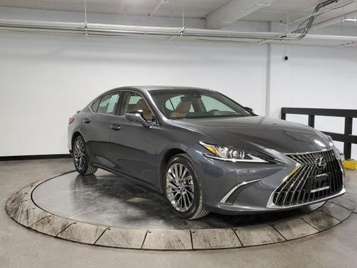 2025 Lexus ES 300h Luxury