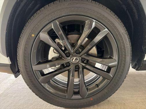 2026 Lexus NX 450h+ Luxury