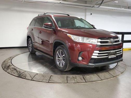 Ooh La La Rouge Mica 2018 Toyota Highlander XLE