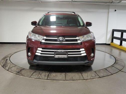 Ooh La La Rouge Mica 2018 Toyota Highlander XLE