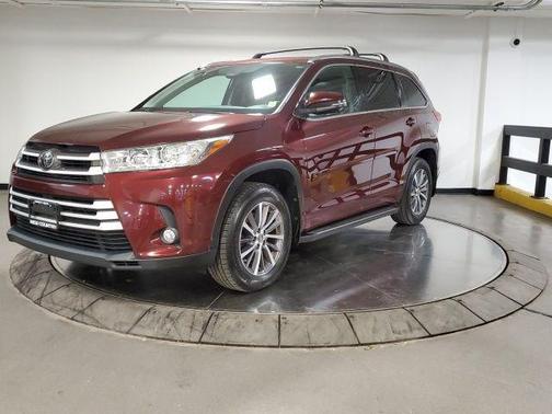 Ooh La La Rouge Mica 2018 Toyota Highlander XLE
