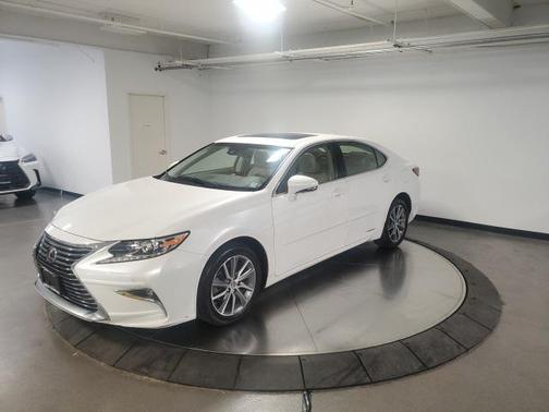 2016 Lexus ES 300h Base