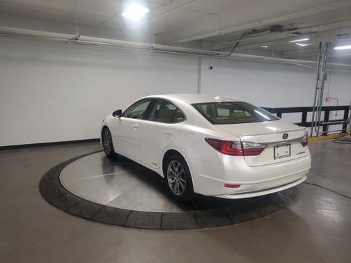 2016 Lexus ES 300h Base