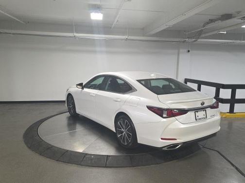 2023 Lexus ES 350 Base