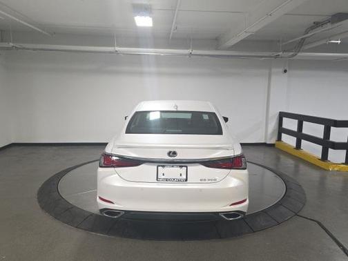 2023 Lexus ES 350 Base