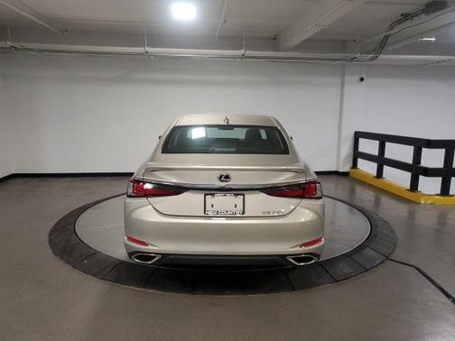 2025 Lexus ES 350 Base