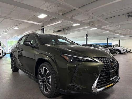 Nori Green Pearl 2026 Lexus UX 300h Premium