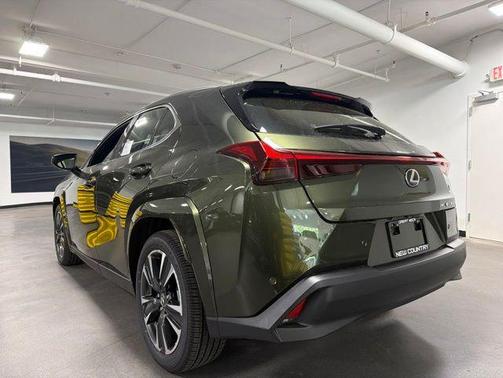 Nori Green Pearl 2026 Lexus UX 300h Premium