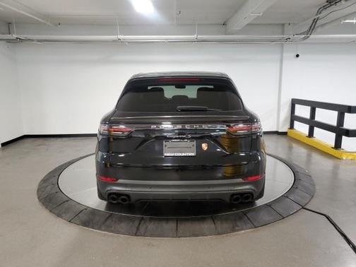 2022 Porsche Cayenne S