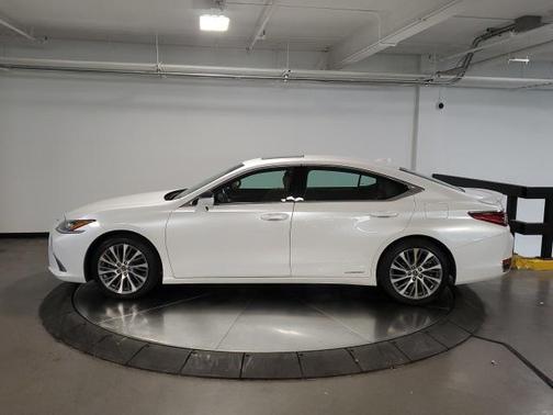 2021 Lexus ES 300h Base