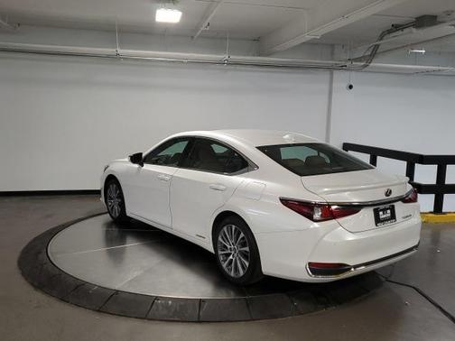2021 Lexus ES 300h Base