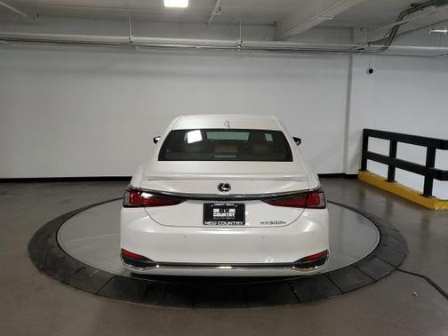 2021 Lexus ES 300h Base