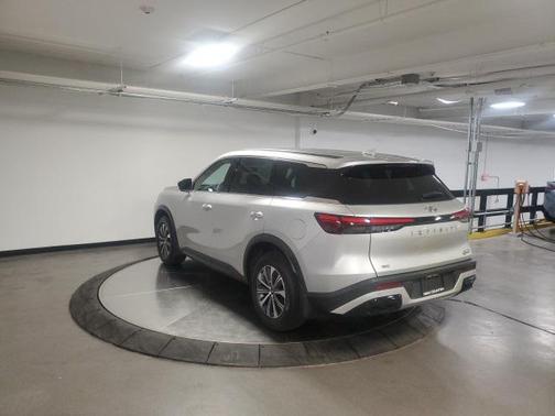 2022 INFINITI QX60 Pure