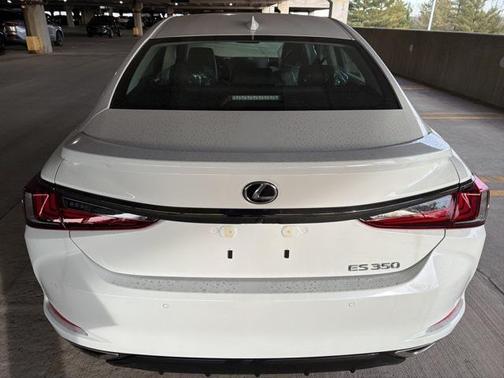 2025 Lexus ES 350 Base