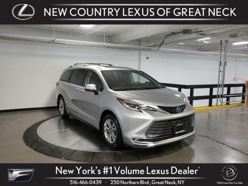 2022 Toyota Sienna Platinum 7 Passenger