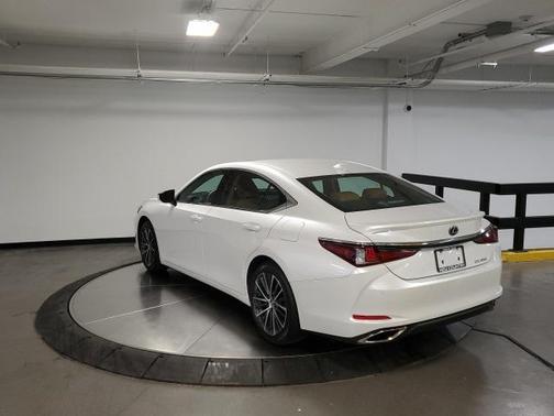 2023 Lexus ES 350 Base