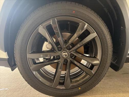 2026 Lexus NX 450h+ Luxury