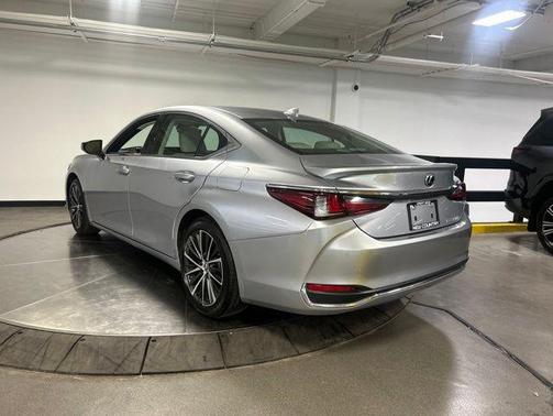 Iridium 2025 Lexus ES 300h Base