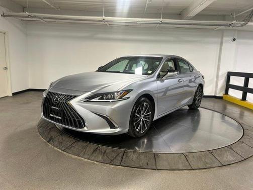 Iridium 2025 Lexus ES 300h Base