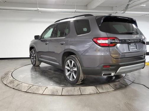 2023 Honda Pilot Touring 8-Passenger