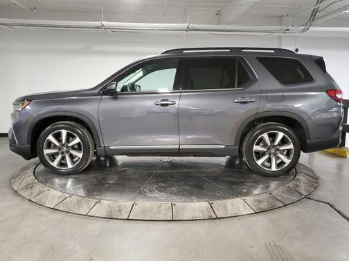 2023 Honda Pilot Touring 8-Passenger