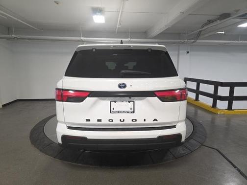 2024 Toyota Sequoia SR5