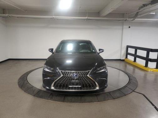 2022 Lexus ES 300h Ultra Luxury