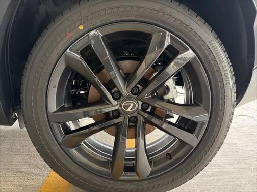 2026 Lexus NX 450h+ Luxury