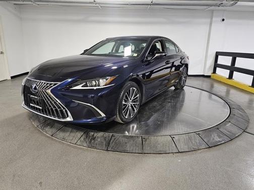 2022 Lexus ES 300h Base
