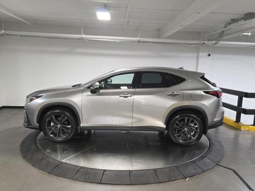 2025 Lexus NX 450h+ Luxury