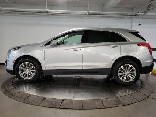 Radiant Silver Metallic 2018 Cadillac XT5 Luxury