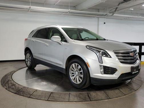 Radiant Silver Metallic 2018 Cadillac XT5 Luxury