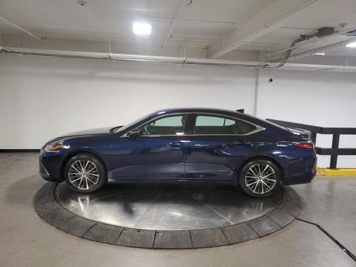2022 Lexus ES 350 Base
