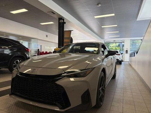 Wind 2026 Lexus IS 350 Base