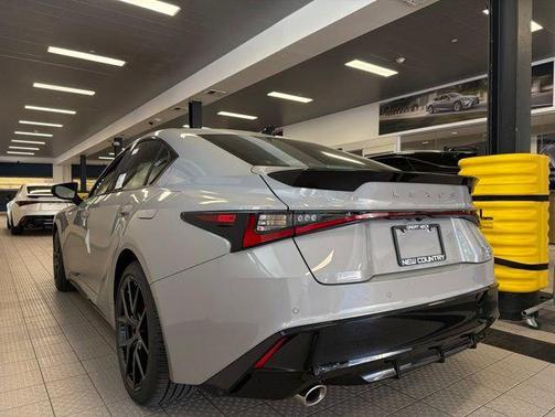 Wind 2026 Lexus IS 350 Base
