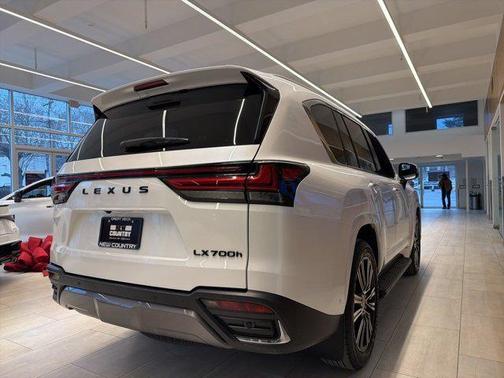 2026 Lexus LX 700h Luxury