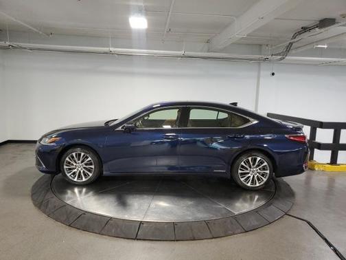 2019 Lexus ES 300h Base