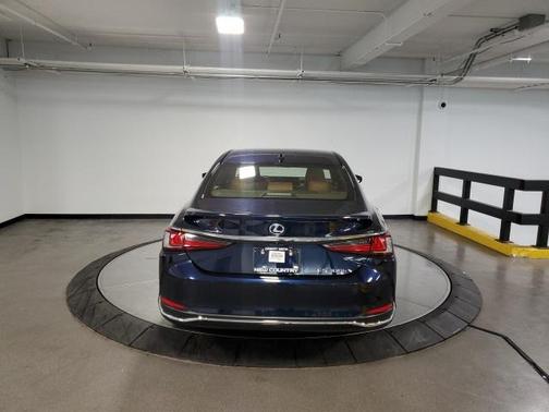 2019 Lexus ES 300h Base