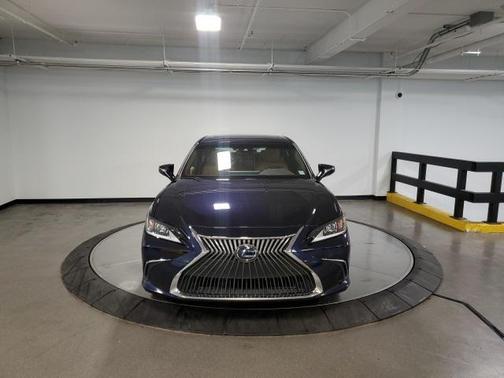 2019 Lexus ES 300h Base