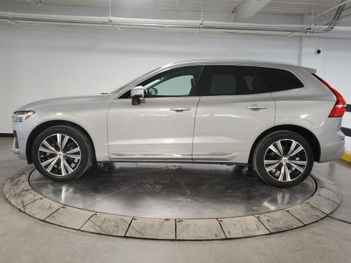 2022 Volvo XC60 B5 Inscription