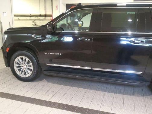 Onyx Black 2023 GMC Yukon XL SLT